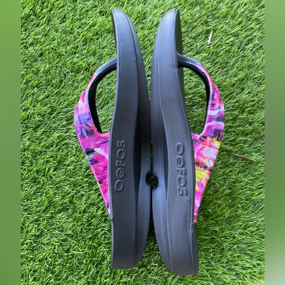 Oofos OOlala women’s flip flop thong sandals - Picture 4 of 8